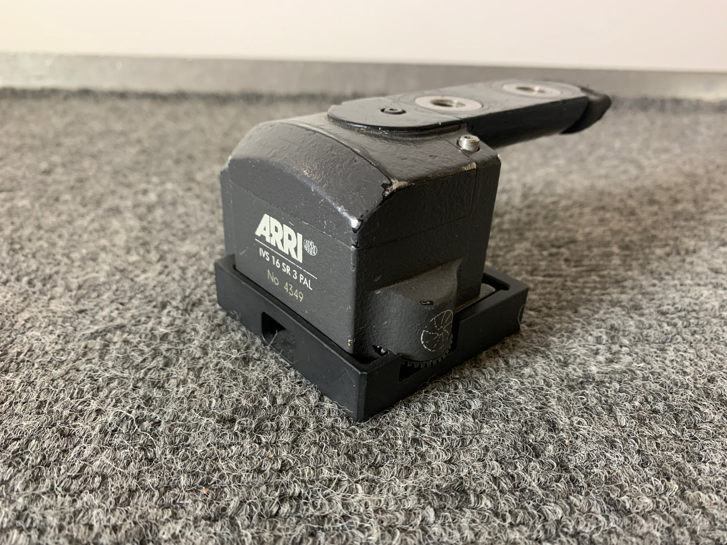 Arriflex 16SR3 SR & SR2 compatible videotap top handle PAL ivs arri sr3
