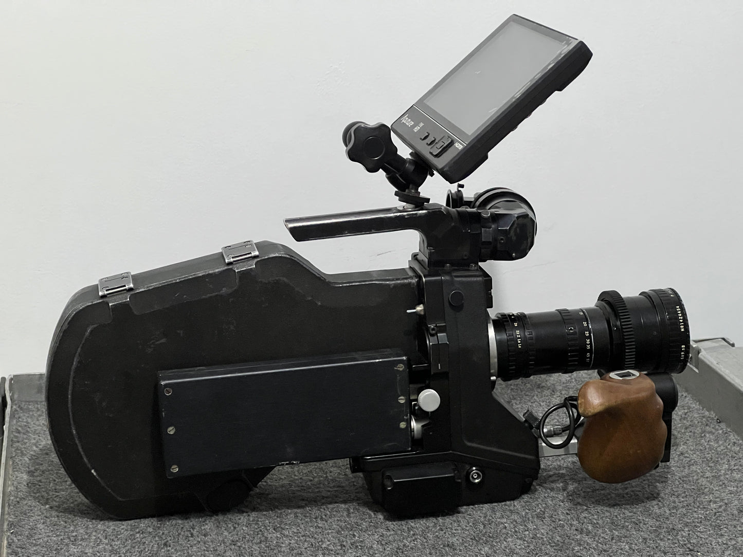 Aaton LTR 32 16mm movie camera with lens