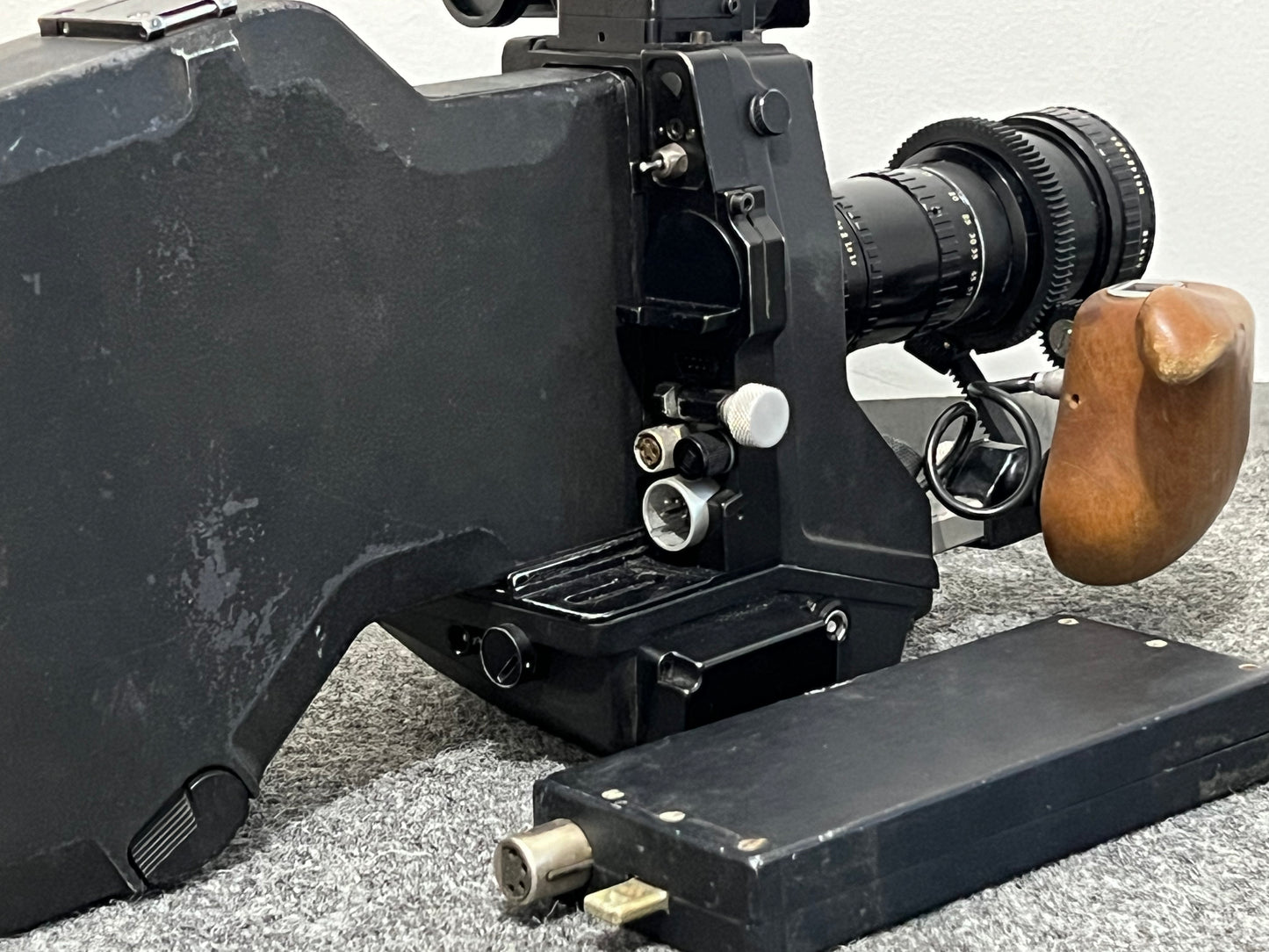 Aaton LTR 32 16mm movie camera with lens